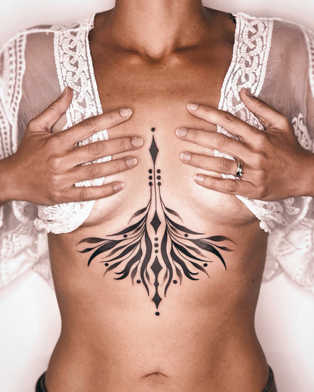 05_-_zouz_ttt_ornamentaltattoo_ornamentalmarseille_mandalamarseille_darksymetrie_blackwork_dotwork_zouz_marseille_tattoo_prisme