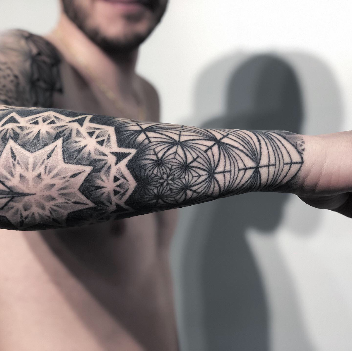 20_ornaments_marseille_mandala_ornamental_geometric_graphic_tattoo_geometrique_pattern_motif_aix_en_provence_tattoo_tatouage_ink_ornemental_graphique_ge_ome_trique_JPG