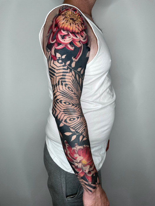 21_-_kiratattoist_realism_flowers_color_neotraditional