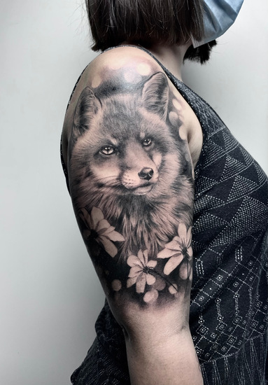 24_-_kiratattoist_realism_flowers_color_neotraditional